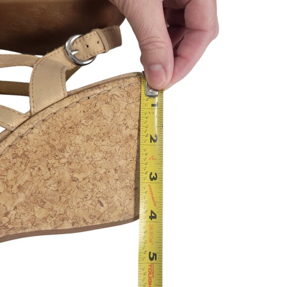 BOC Born Nilsa Wedge Sandals Size 9 Gold High Platform Strappy Padded Comfort - Picture 15 of 15